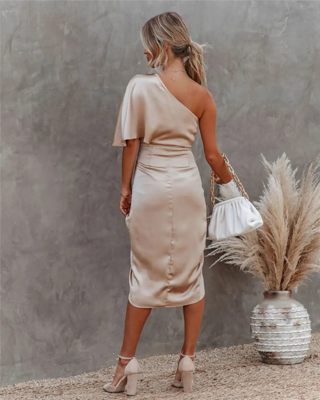 Midi kjole asymmetrisk draperet silkekjole