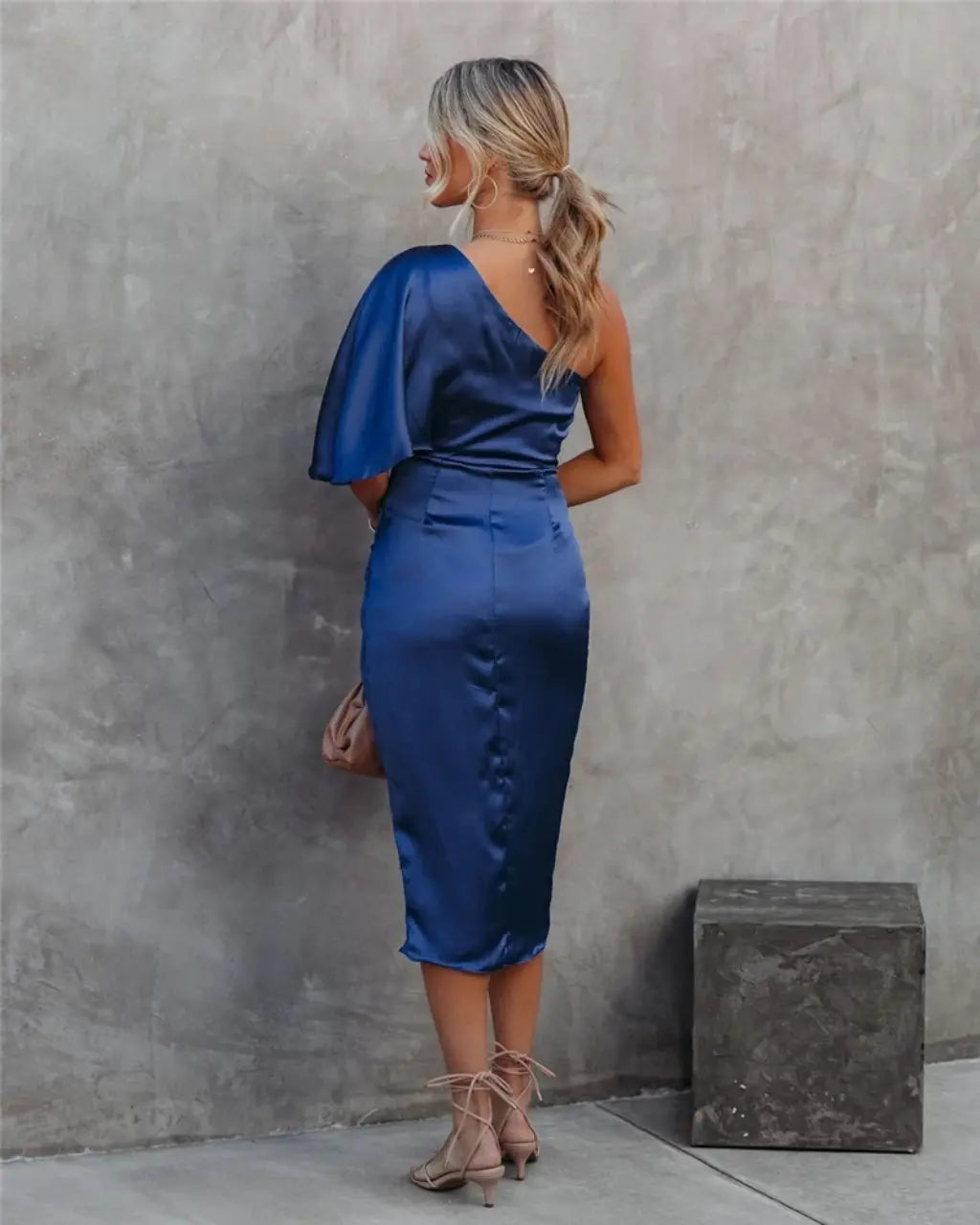 Midi kjole asymmetrisk draperet silkekjole